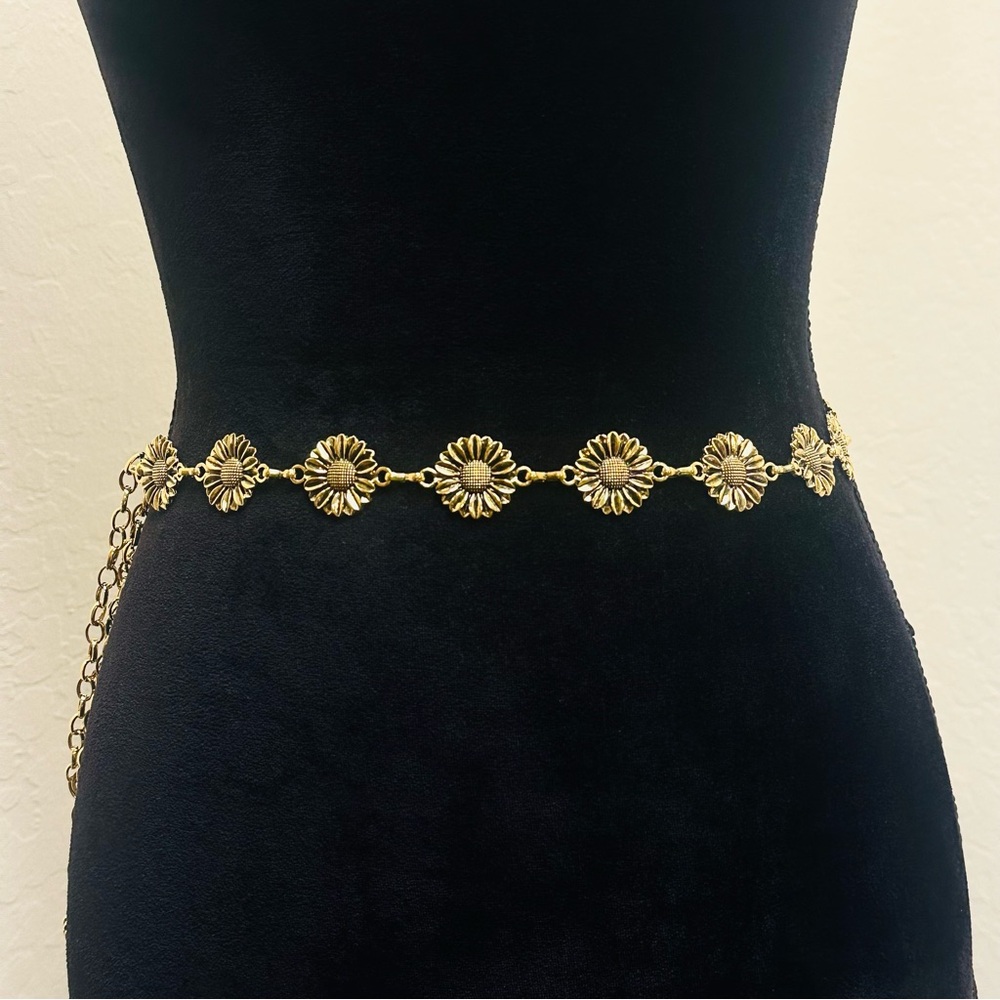 Boho Vintage Sunflower Shaped Distressed Metallic Chain Fashion Waist Belt